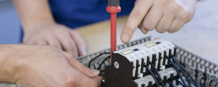 ,, Elektroniker*in für Betriebstechnik