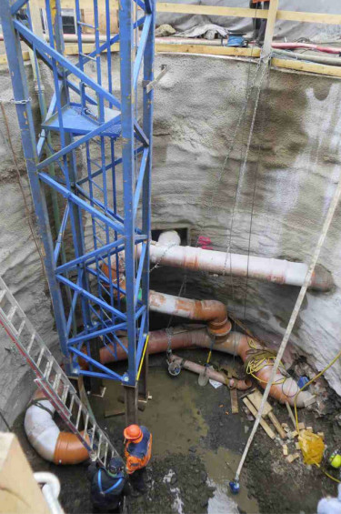 Abwasserumleitung in einer Spritzbetongrube