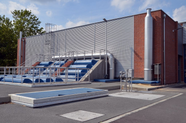 Blick auf die Rechenhalle der neuen mechanischen Reinigungsstufe 