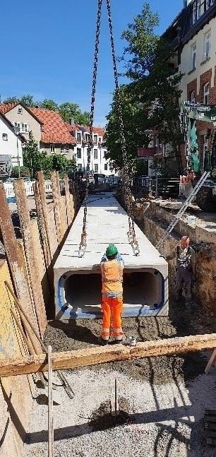 Dolenbauwerk beim Einbau.jpg