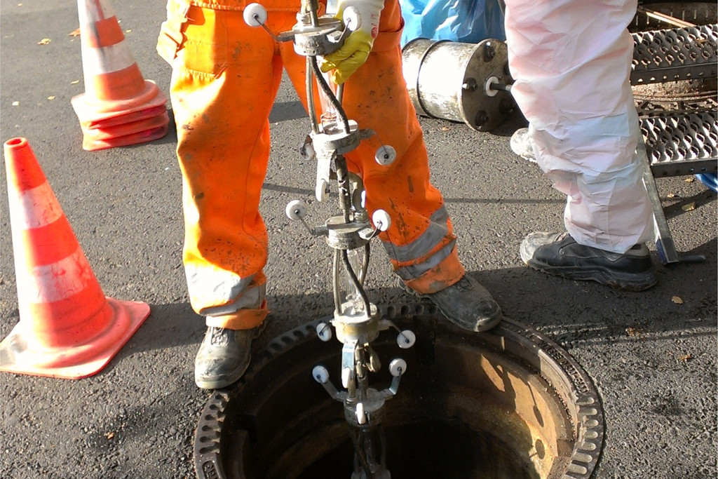 Einbau der Lichterkette über den Schacht