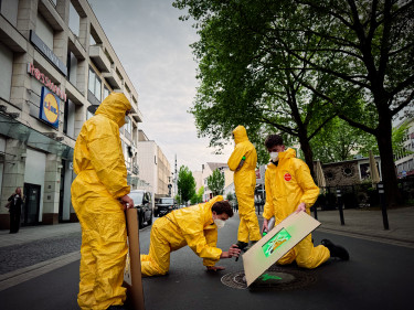 Guerillaaktion KW Schablone in Progress_Finetuning.jpg