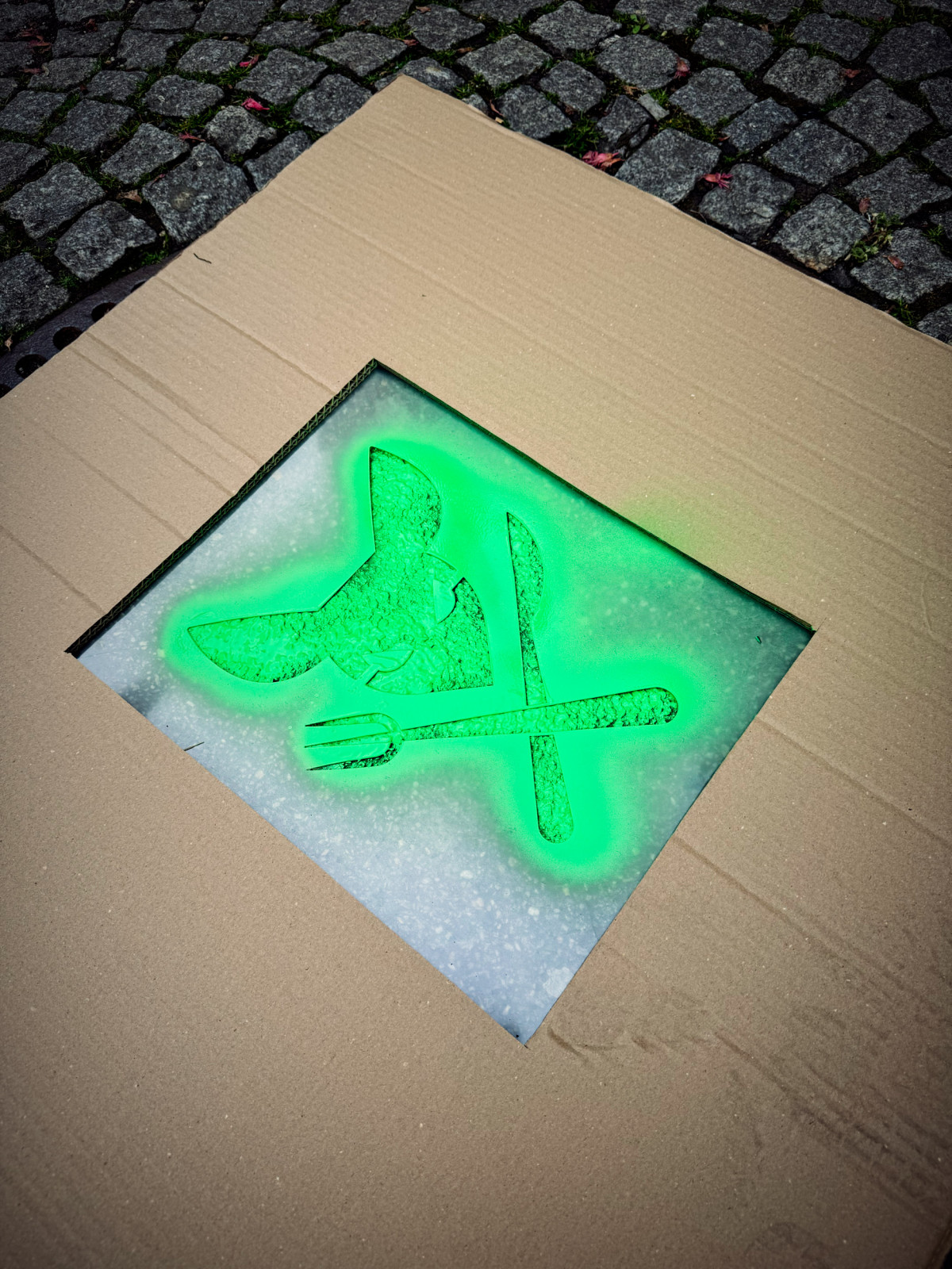 Guerillaaktion KW Schablone in Progress_on the ground