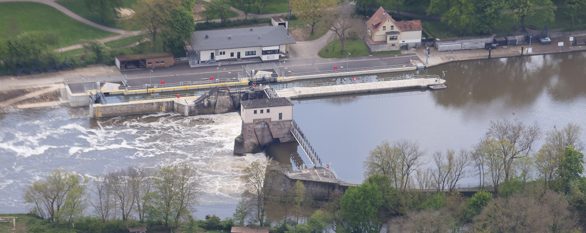 (Öffnet größere Ansicht) Luftansicht auf die Kasseler Stadtschleuse, fotografiert mit einer Drohne