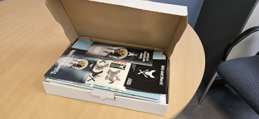 Medienpaket gepackt.jpg