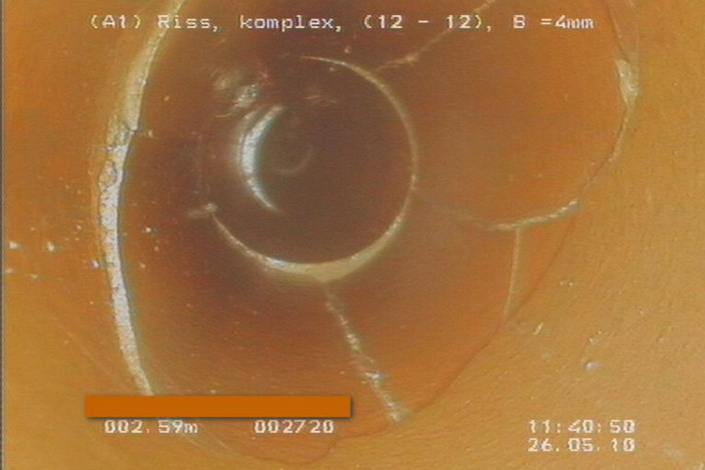 Riss- und Scherbenbildung